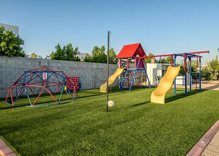 7 Bedroom Pickleball Pool Hot Tub Orchard *
