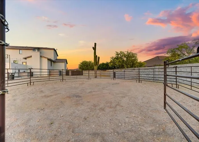 Holiday home 7 Bedroom Pickleball Pool Hot Tub Orchard Scottsdale