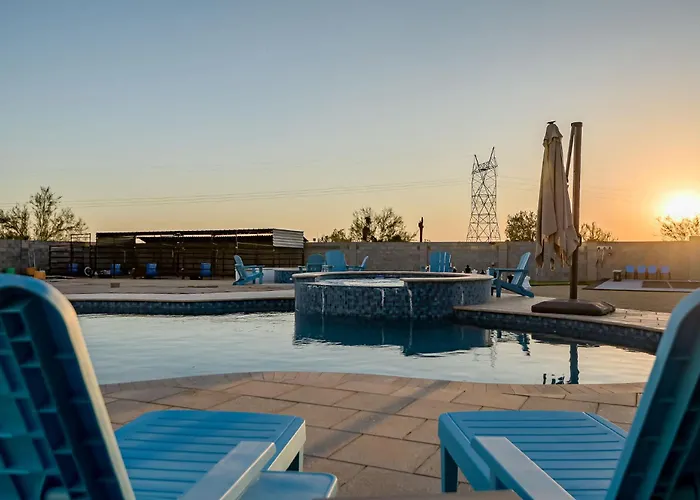 Holiday home 7 Bedroom Pickleball Pool Hot Tub Orchard