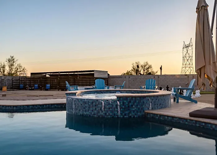 7 Bedroom Pickleball Pool Hot Tub Orchard